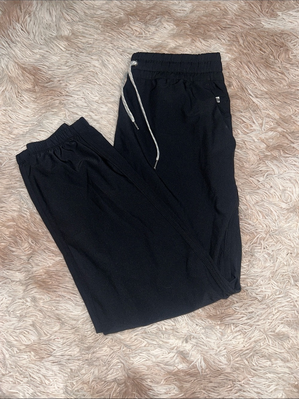 Vuori Men’s Black Woven Jogger Pants Size Small – Zip Pocket – Style VW422